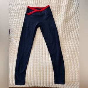 Beyond Yoga Soacedye Outlines High Waisted Midi in Navy with Red Trim